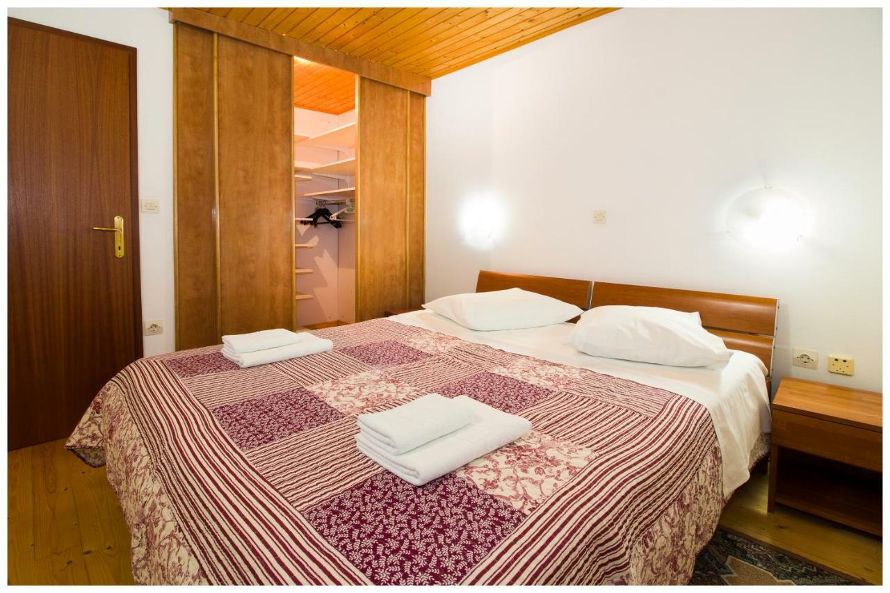 Apartments Mirabella Omiš Buitenkant foto