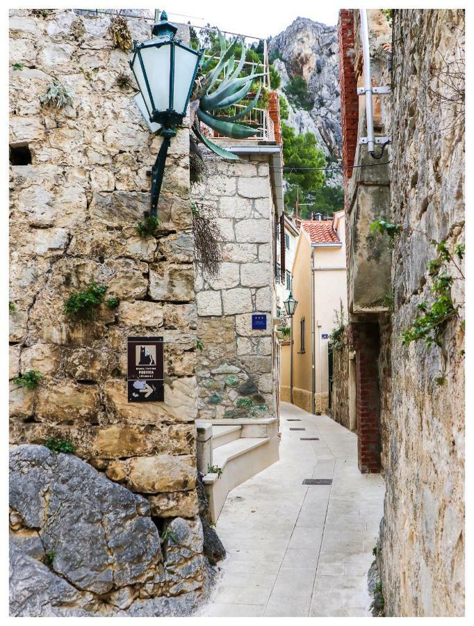 Apartments Mirabella Omiš Buitenkant foto